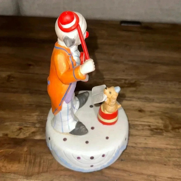 vintage porcelain clown playing violin music box with dog SEND IN THE CLOWNS - Picture 3 of 16